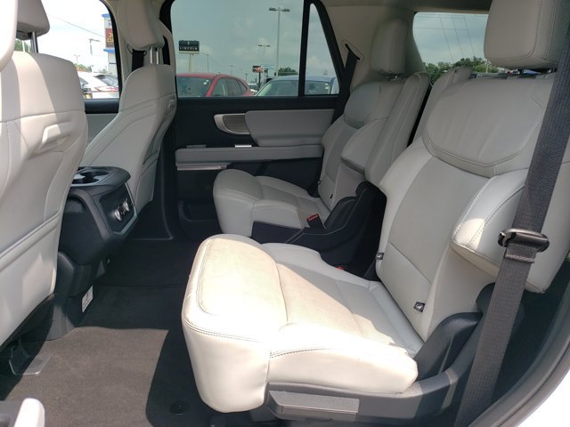 Certified 2025 Ford Expedition Platinum AWD/4WD image 15