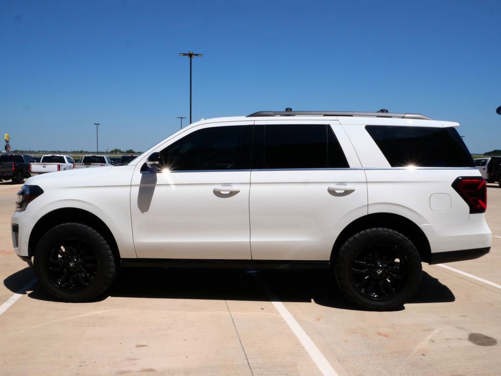 Certified 2022 Ford Expedition Limited AWD/4WD image 3
