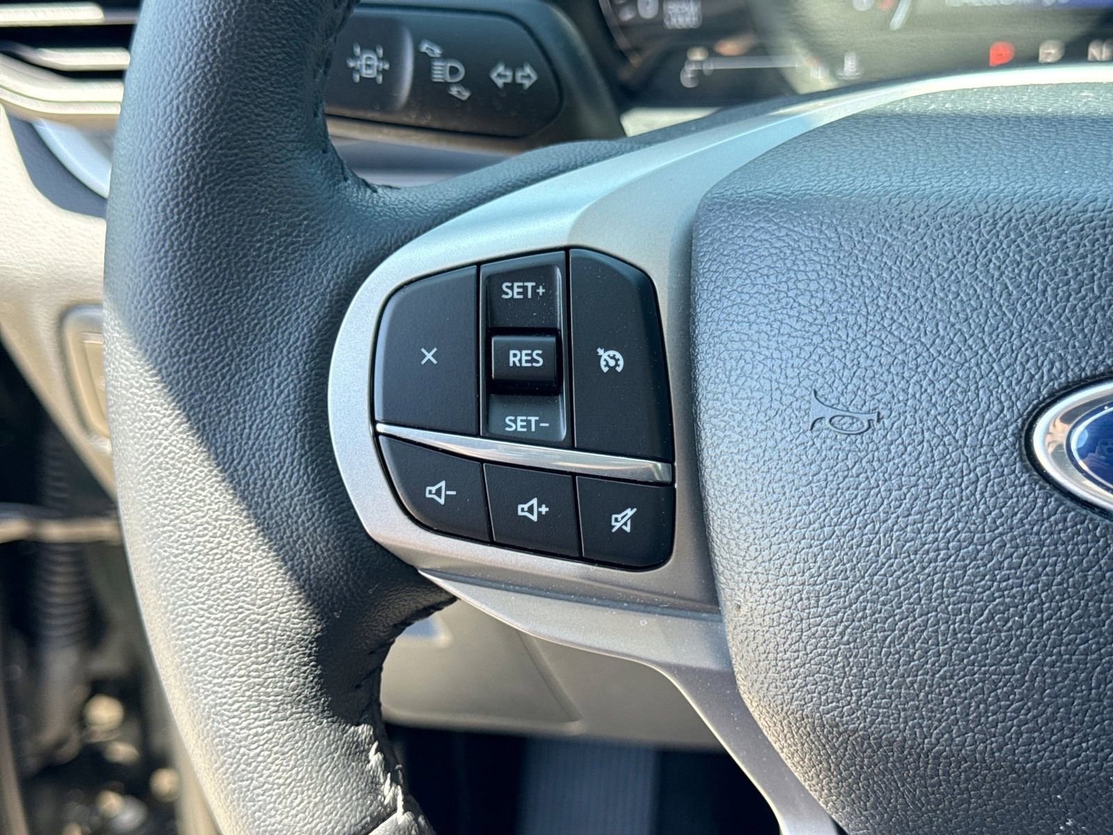 Certified 2024 Ford Explorer XLT AWD/4WD image 27