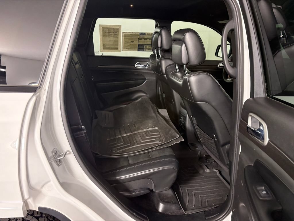 Used 2018 Jeep Grand Cherokee Altitude AWD/4WD image 34