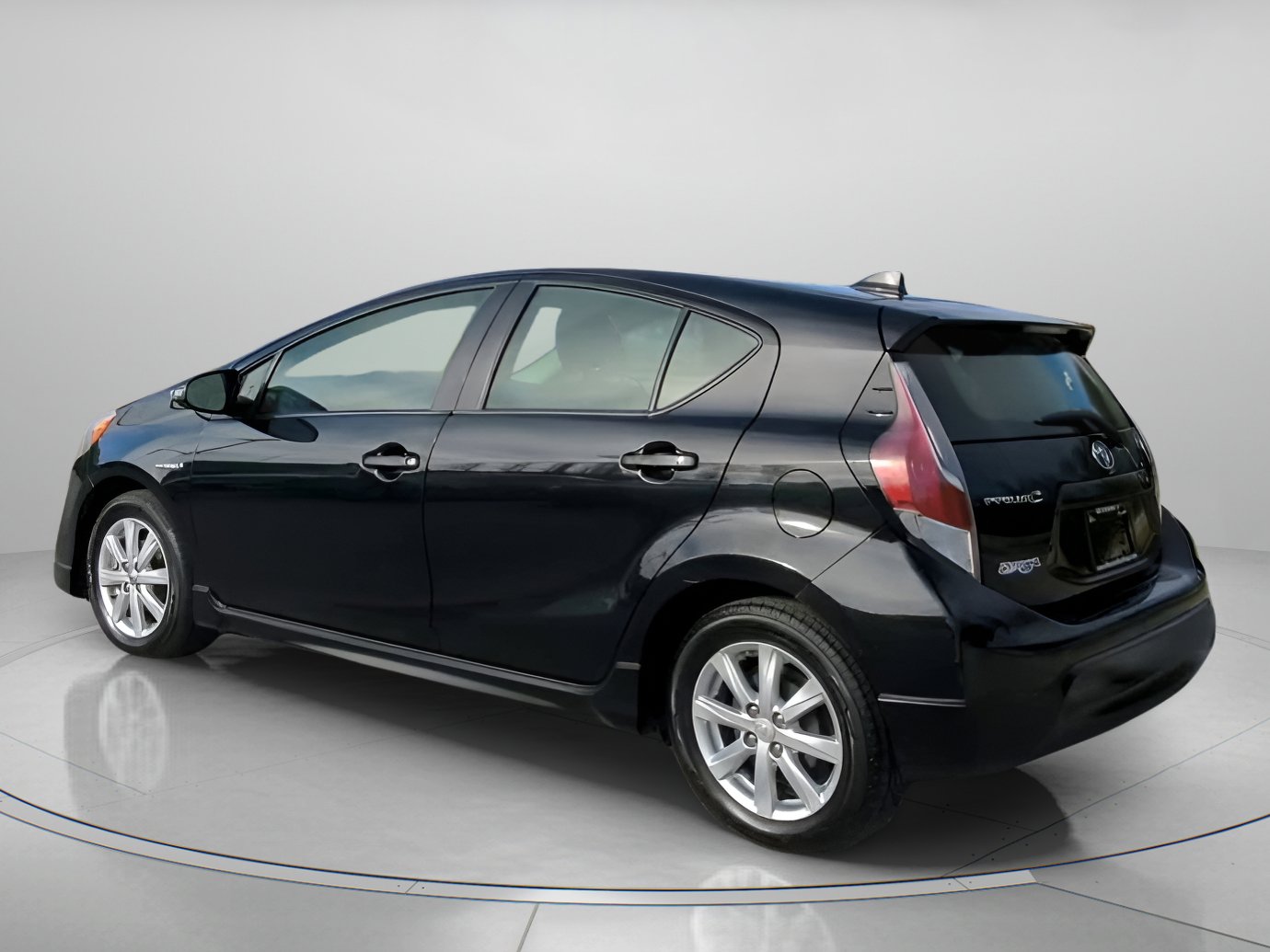 Used 2017 Toyota Prius C Two image 19