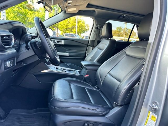 Certified 2021 Ford Explorer XLT w/ Equipment Group 202A AWD/4WD image 35