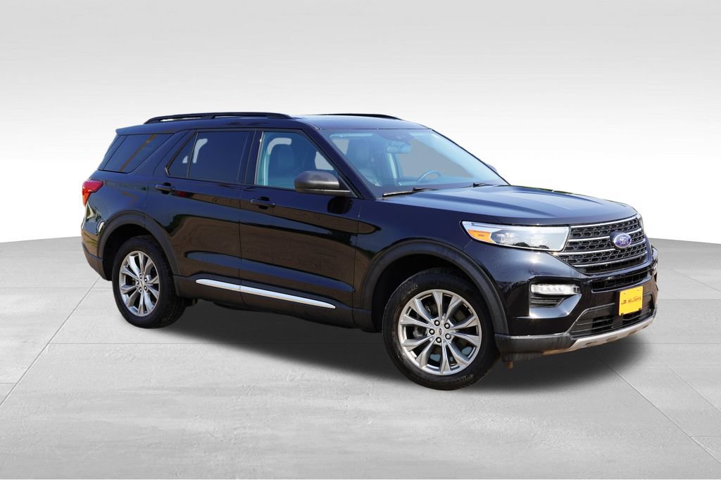 Certified 2024 Ford Explorer XLT w/ Equipment Group 202A AWD/4WD image 2