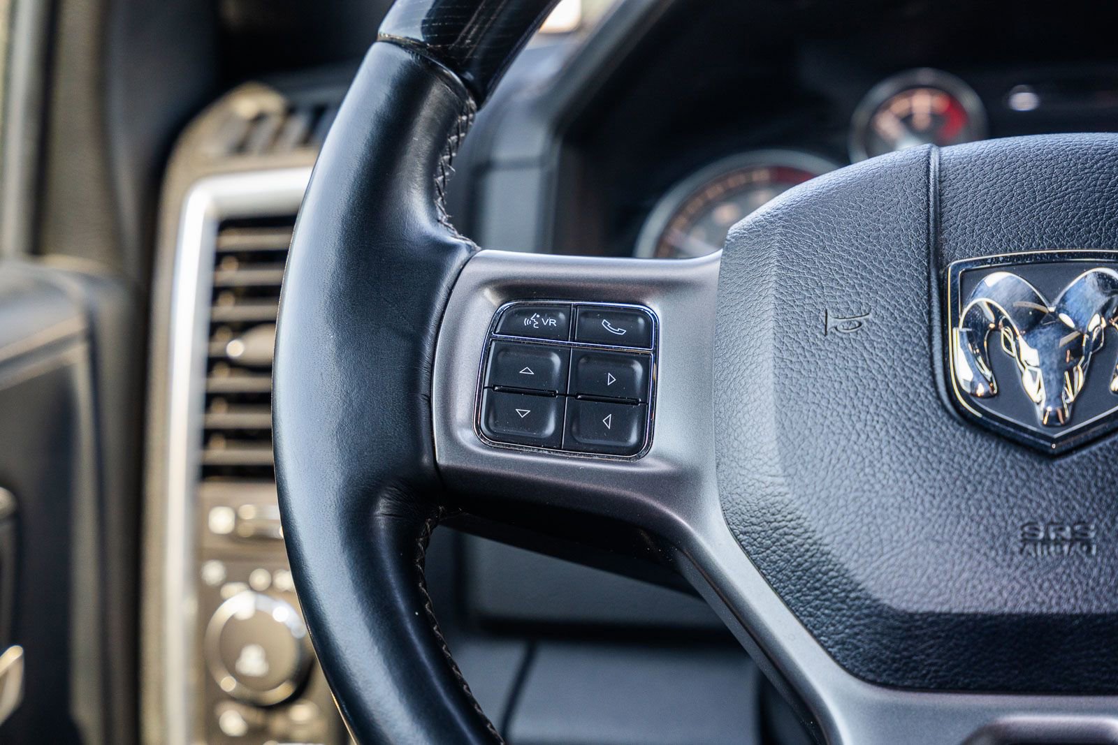 Used 2018 RAM 2500 Limited AWD/4WD image 35