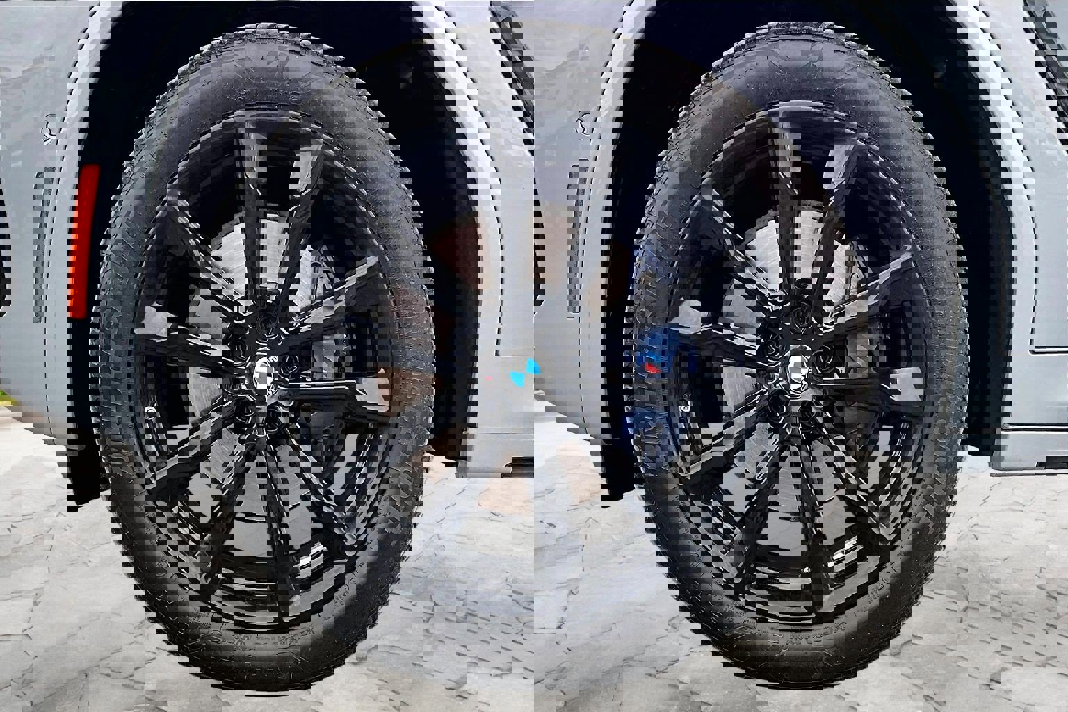 Used 2023 BMW X3 xDrive30i w/ M Sport Package image 9