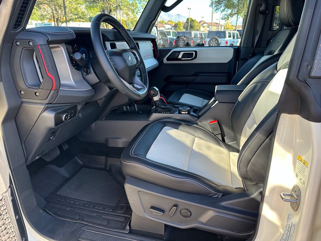 Certified 2026 Ford Bronco Outer Banks w/ Sasquatch Package AWD/4WD image 26