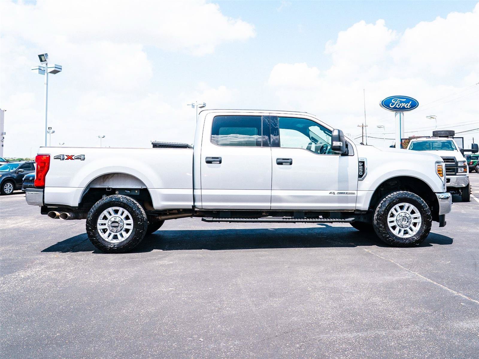 Certified 2019 Ford F250 XLT AWD/4WD image 3