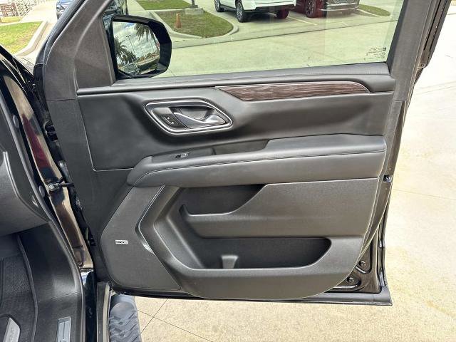 Used 2024 Chevrolet Tahoe Z71 w/ Luxury Package image 17
