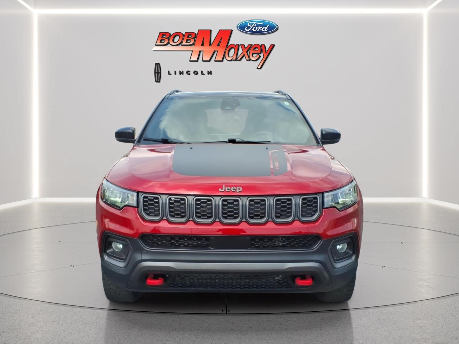 Used 2025 Jeep Compass Trailhawk AWD/4WD image 2
