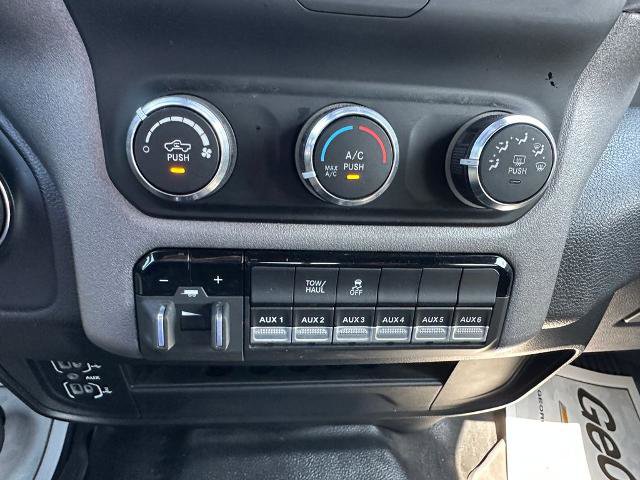 Used 2024 RAM 2500 Tradesman w/ Chrome Appearance Group AWD/4WD image 9