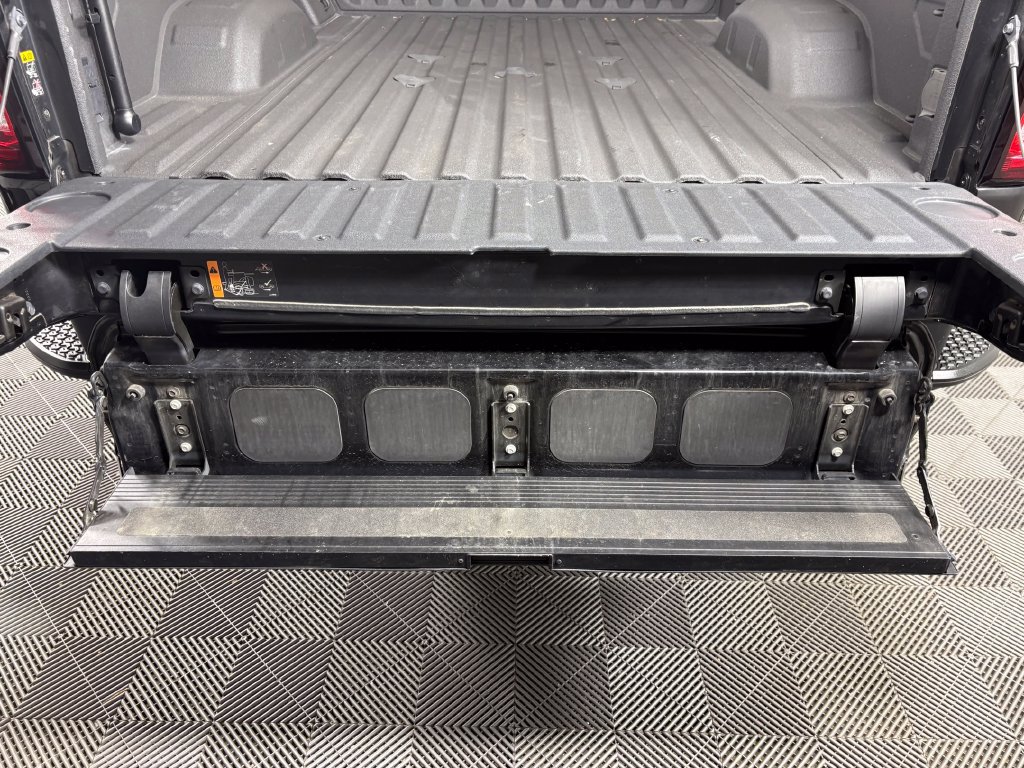 Used 2021 GMC Sierra 2500 Denali w/ Denali Ultimate Package AWD/4WD image 33