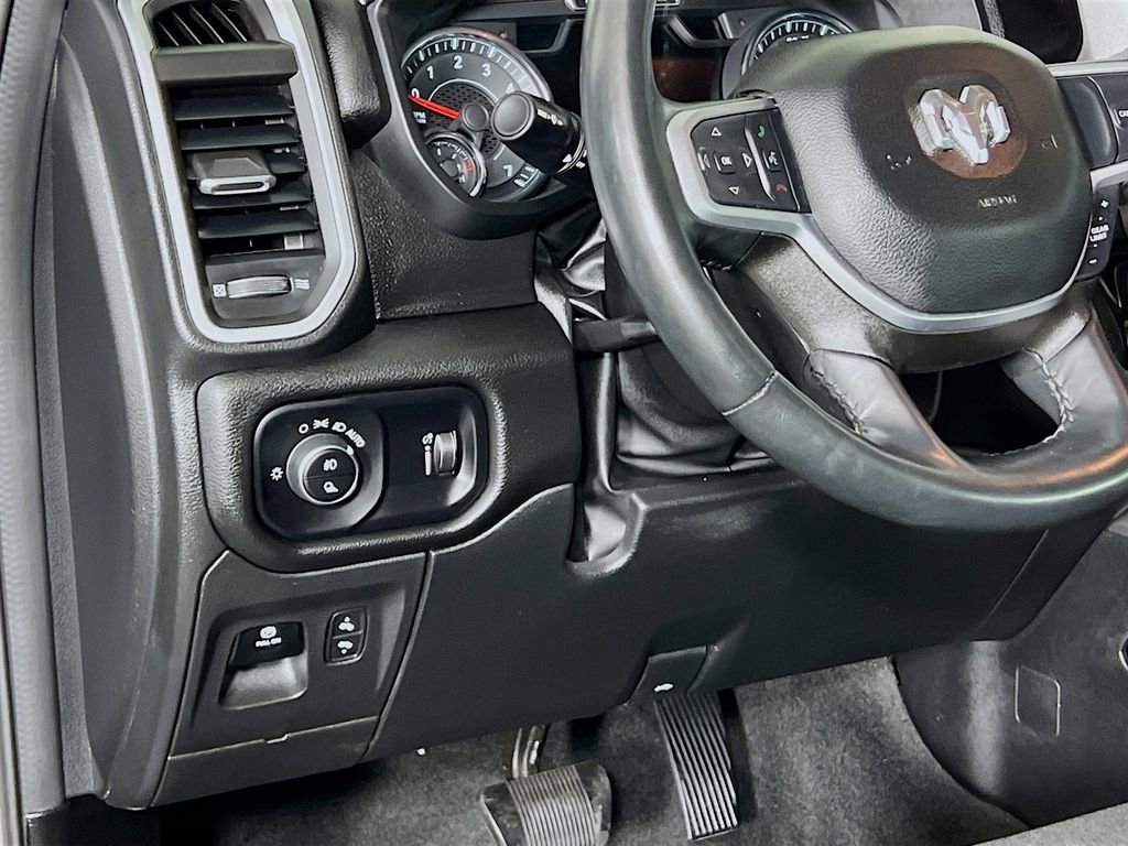 Used 2023 RAM 1500 Big Horn AWD/4WD image 12