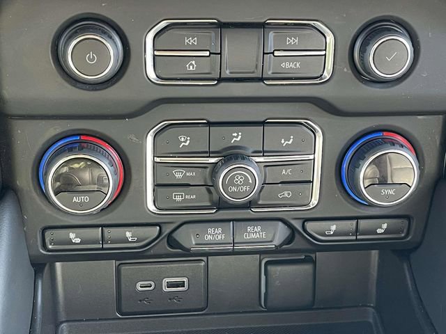 Used 2022 Chevrolet Suburban RST w/ Luxury Package RWD image 25