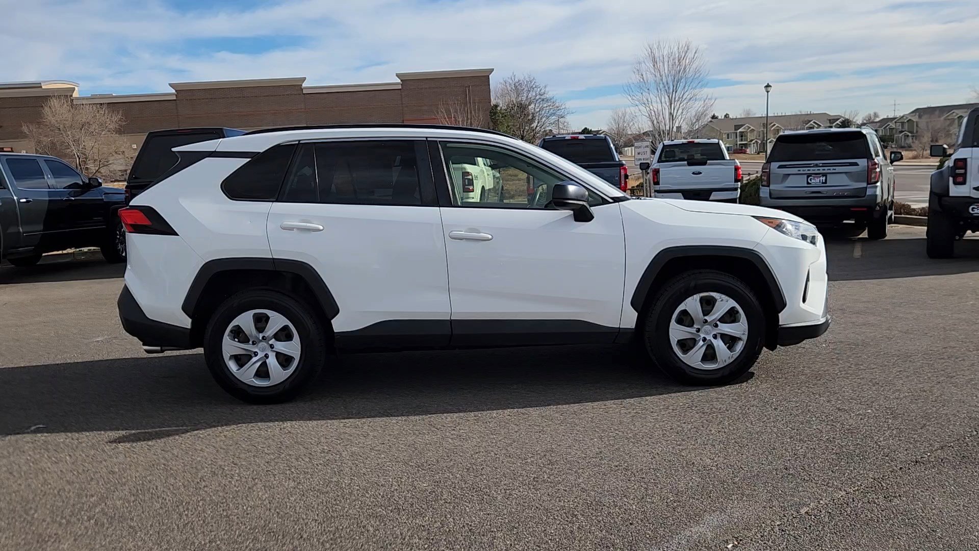 Used 2019 Toyota RAV4 LE image 7