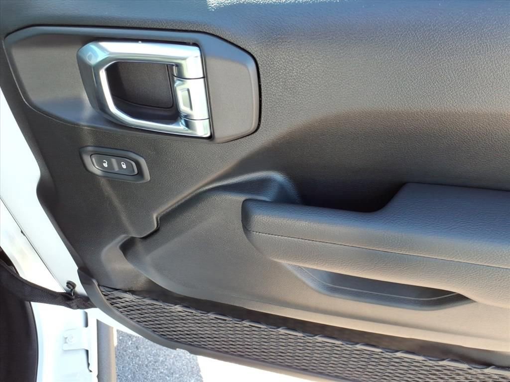 Used 2025 Jeep Gladiator Sport image 8