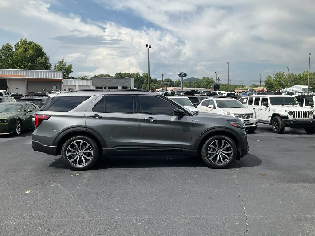Certified 2026 Ford Explorer ST-Line RWD image 4