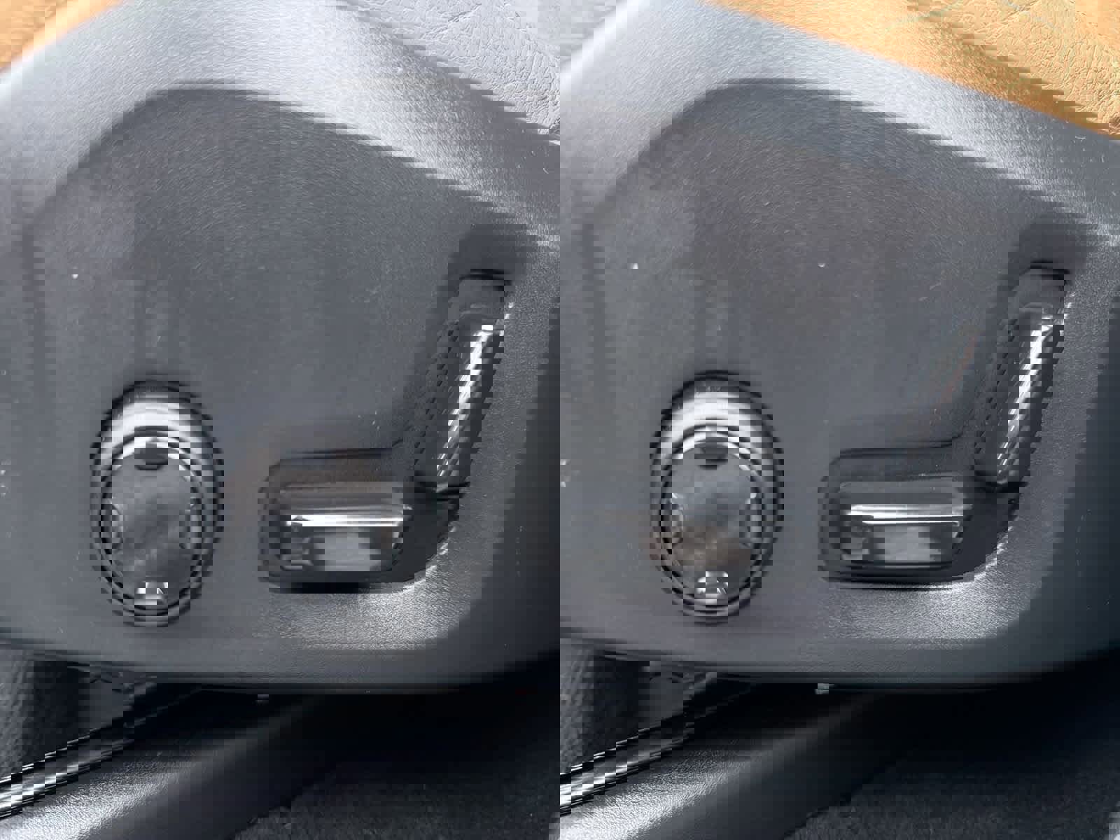 Used 2018 Volvo XC90 T6 Momentum w/ Convenience Package image 18