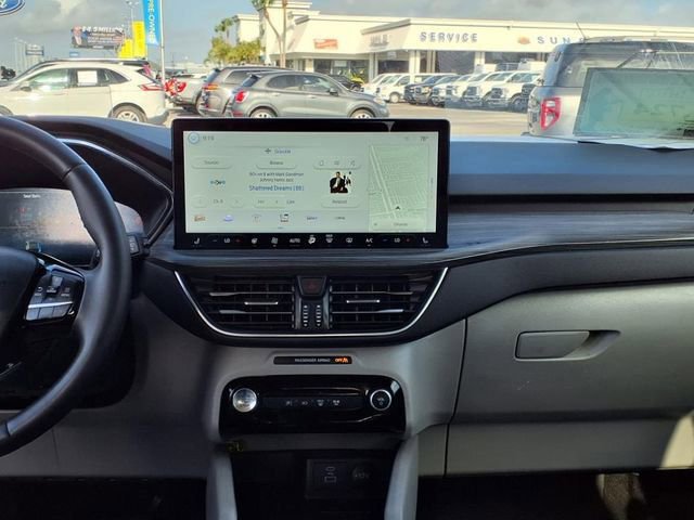 Certified 2023 Ford Escape SE w/ PHEV Premium Package image 16