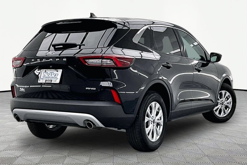Certified 2024 Ford Escape Active AWD/4WD image 2