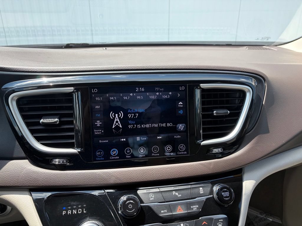 Used 2020 Chrysler Pacifica Touring-L Plus FWD image 43