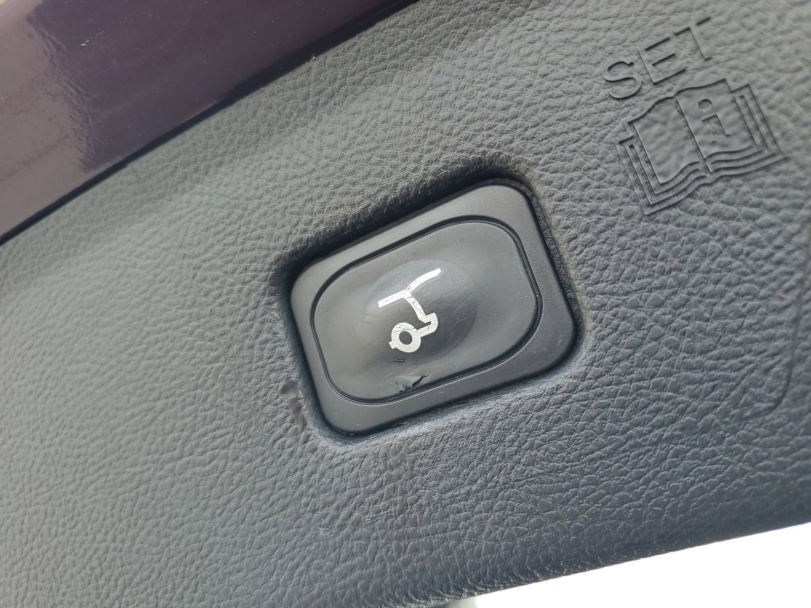 Certified 2024 Ford Edge Titanium image 9