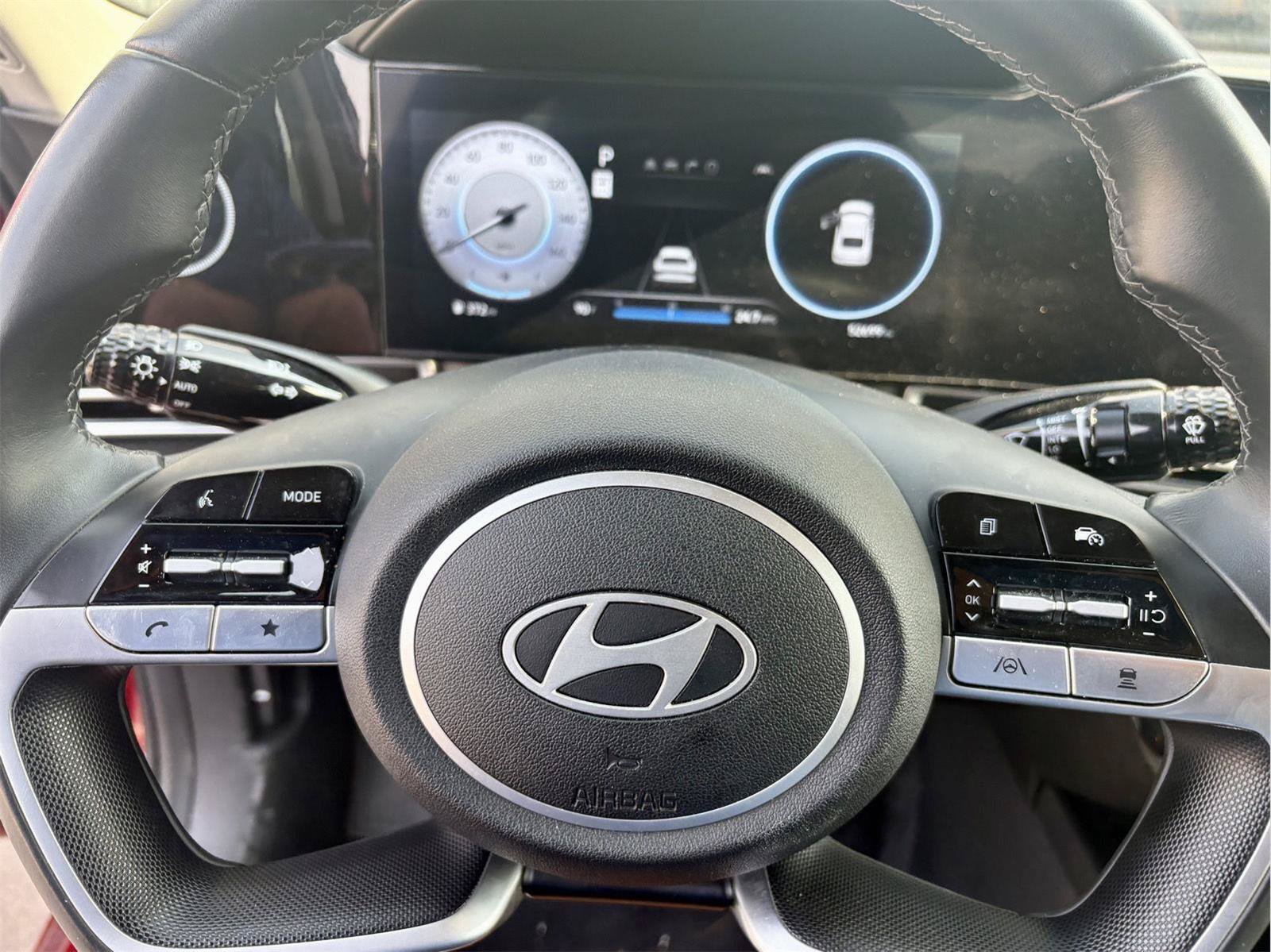 Used 2025 Hyundai Elantra SEL FWD image 19