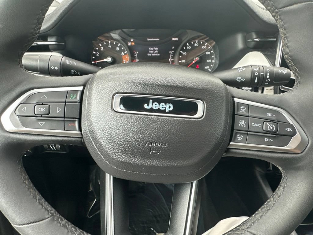 Used 2025 Jeep Compass Limited AWD/4WD image 38