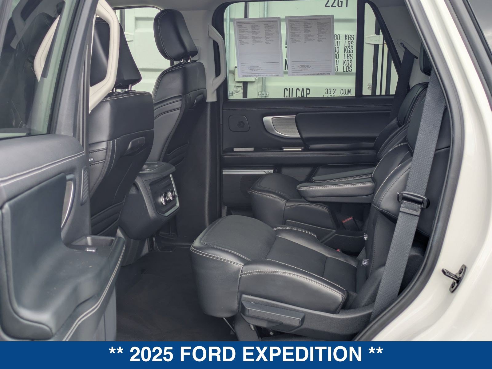 Certified 2025 Ford Expedition Platinum w/ Driver's Package AWD/4WD image 17