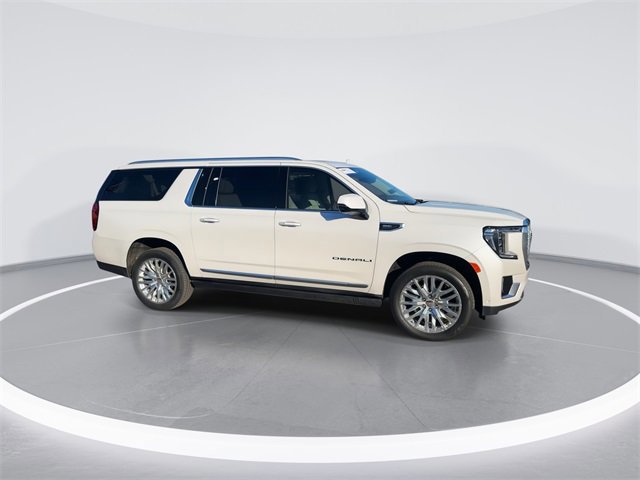 Used 2024 GMC Yukon XL Denali w/ Advanced Technology Package image 8