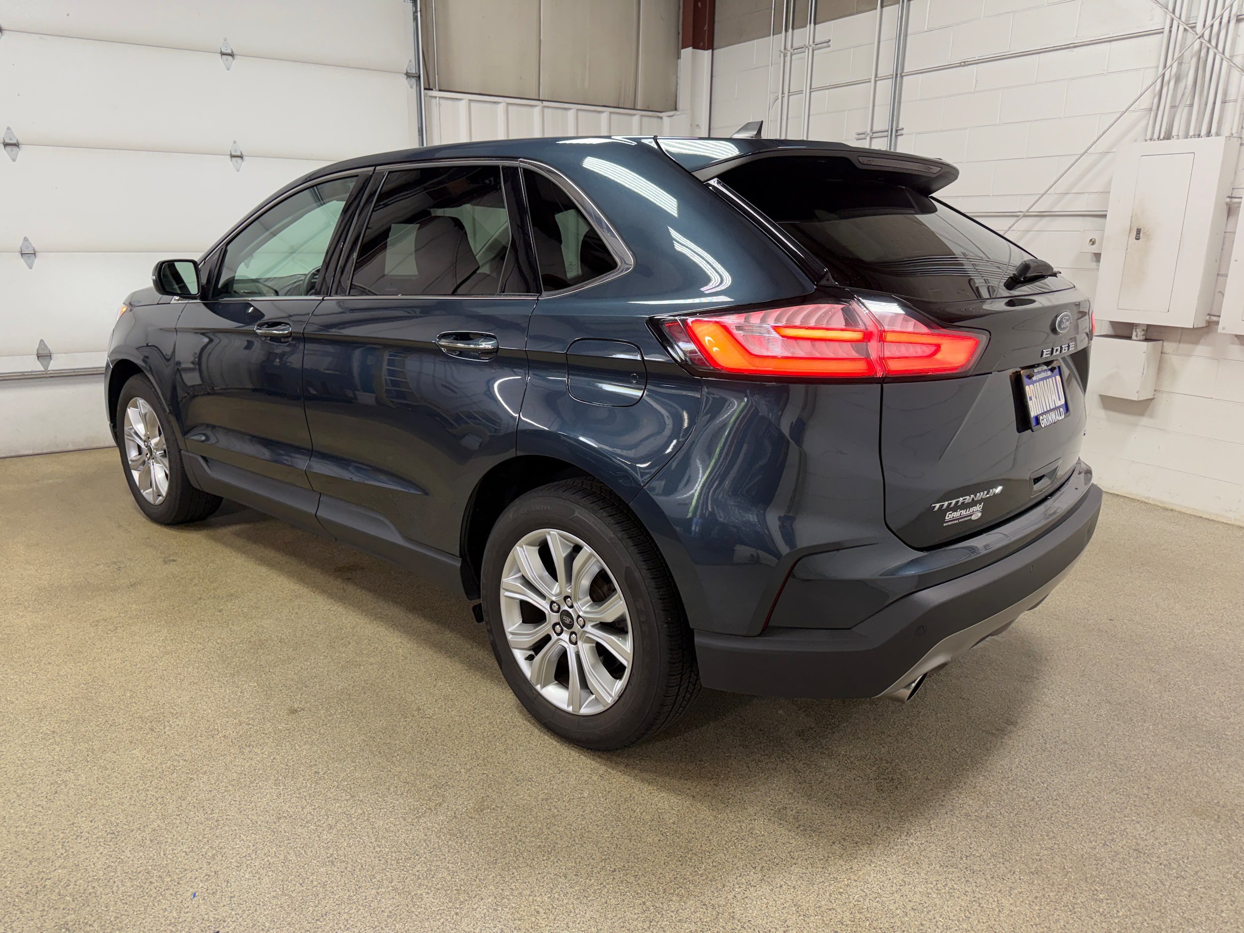 Certified 2024 Ford Edge Titanium AWD/4WD image 8