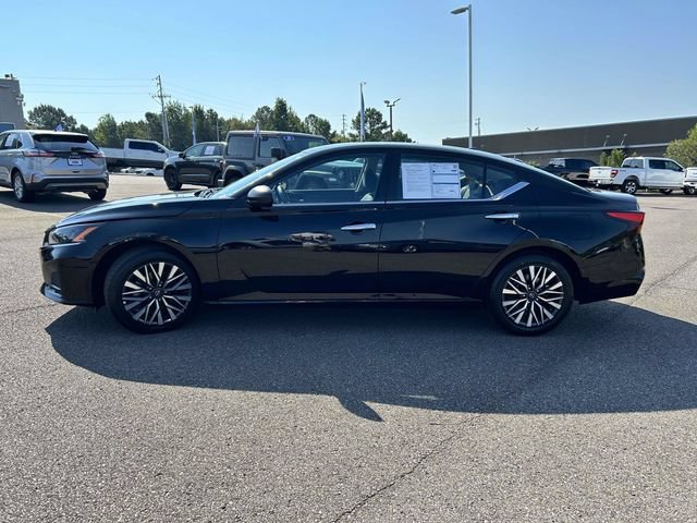 Used 2025 Nissan Altima 2.5 SV FWD image 27