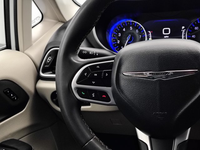 Used 2023 Chrysler Pacifica Touring-L FWD image 35