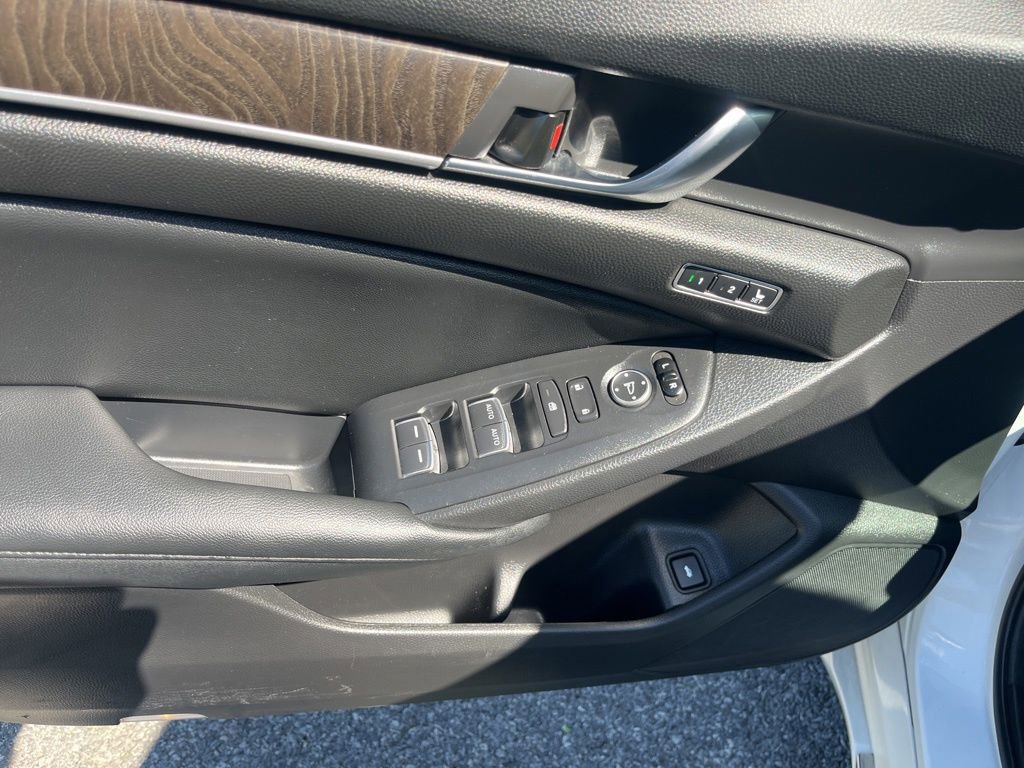 Used 2022 Honda Accord EX-L image 18