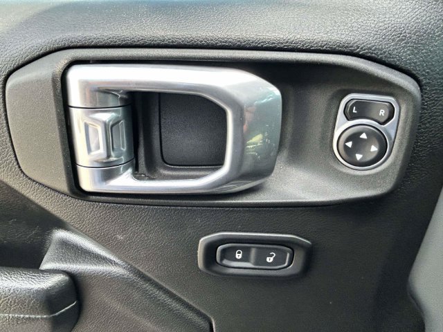 Used 2022 Jeep Wrangler Sport AWD/4WD image 21