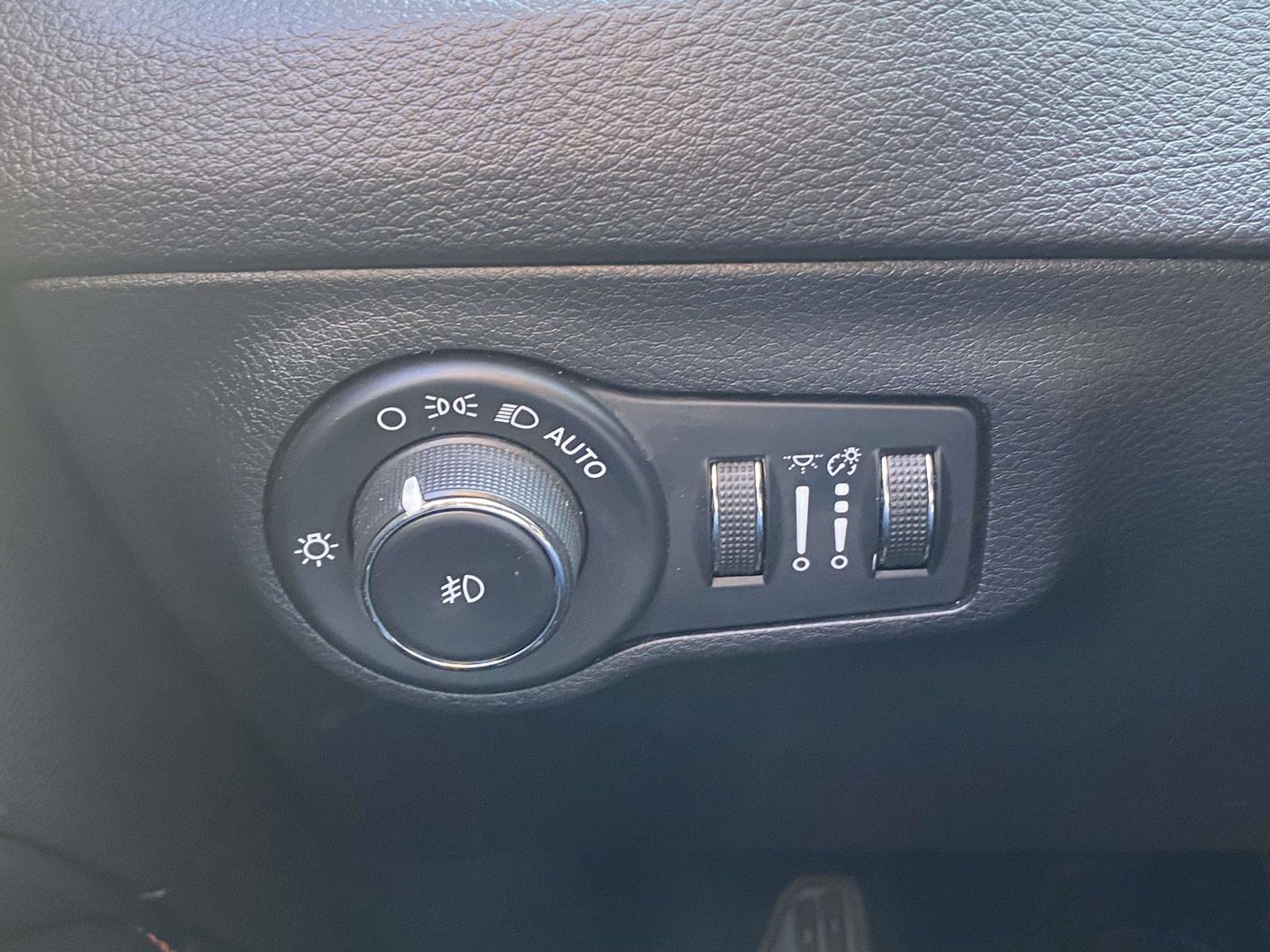 Used 2021 Jeep Compass Trailhawk AWD/4WD image 19