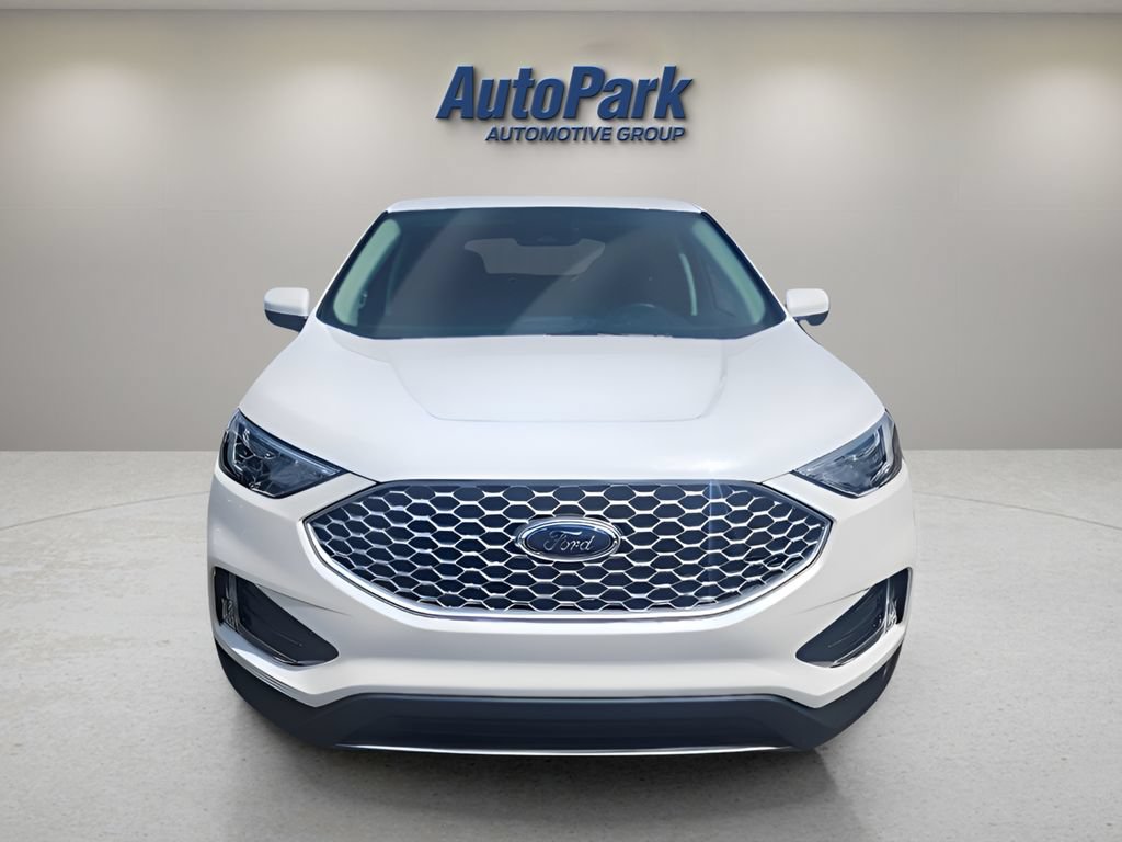 Certified 2024 Ford Edge SEL w/ Convenience Package AWD/4WD image 2