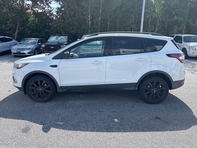 Certified 2017 Ford Escape SE w/ SE Sport Appearance Package image 2