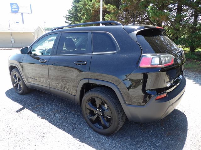 Used 2021 Jeep Cherokee Latitude Plus AWD/4WD image 3
