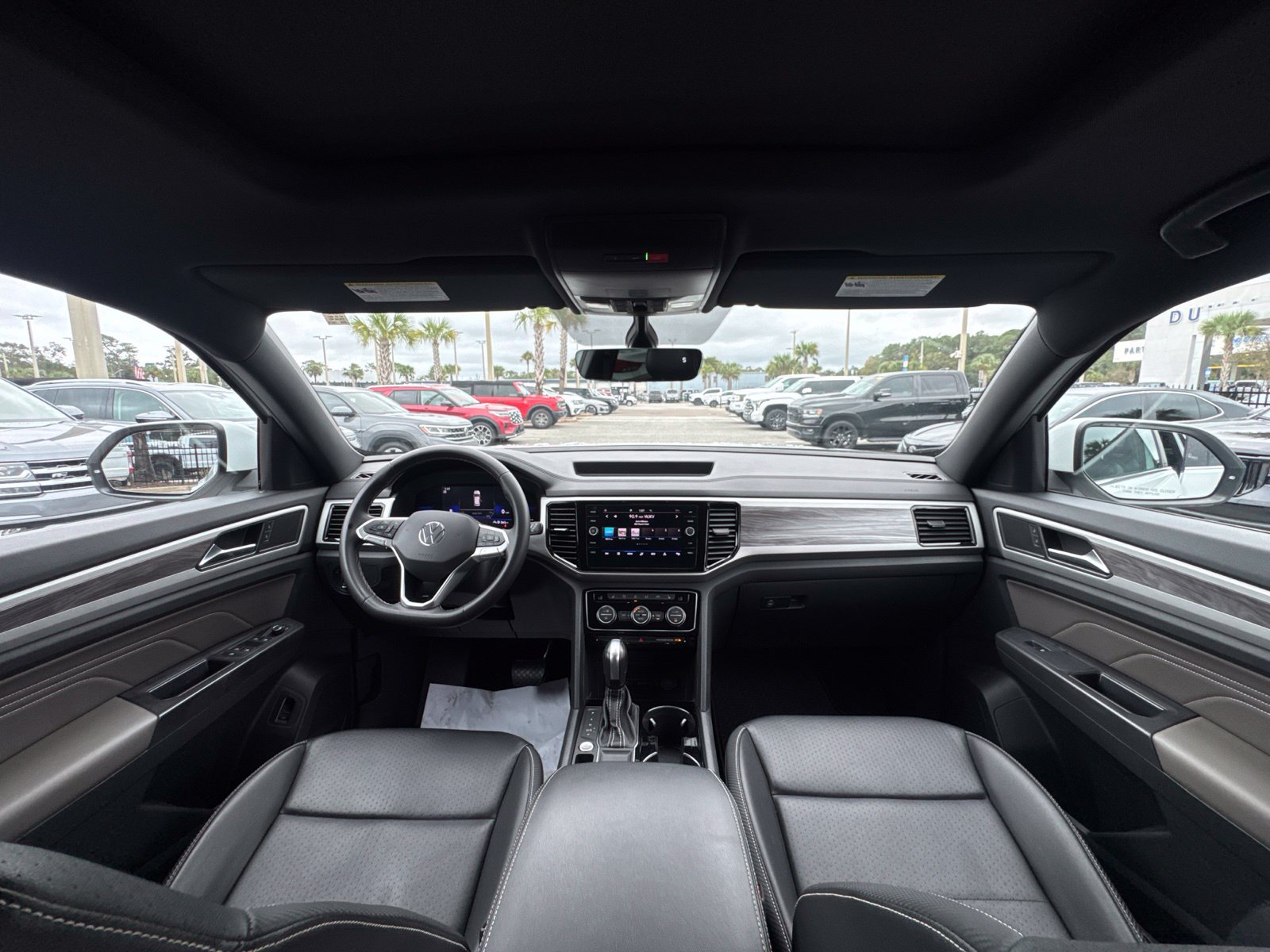 Used 2022 Volkswagen Atlas Cross Sport SE FWD image 15