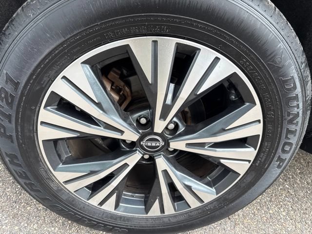 Used 2023 Nissan Rogue SV AWD/4WD image 12
