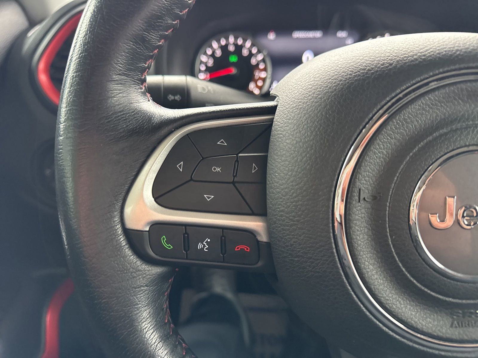 Used 2019 Jeep Renegade Trailhawk image 30