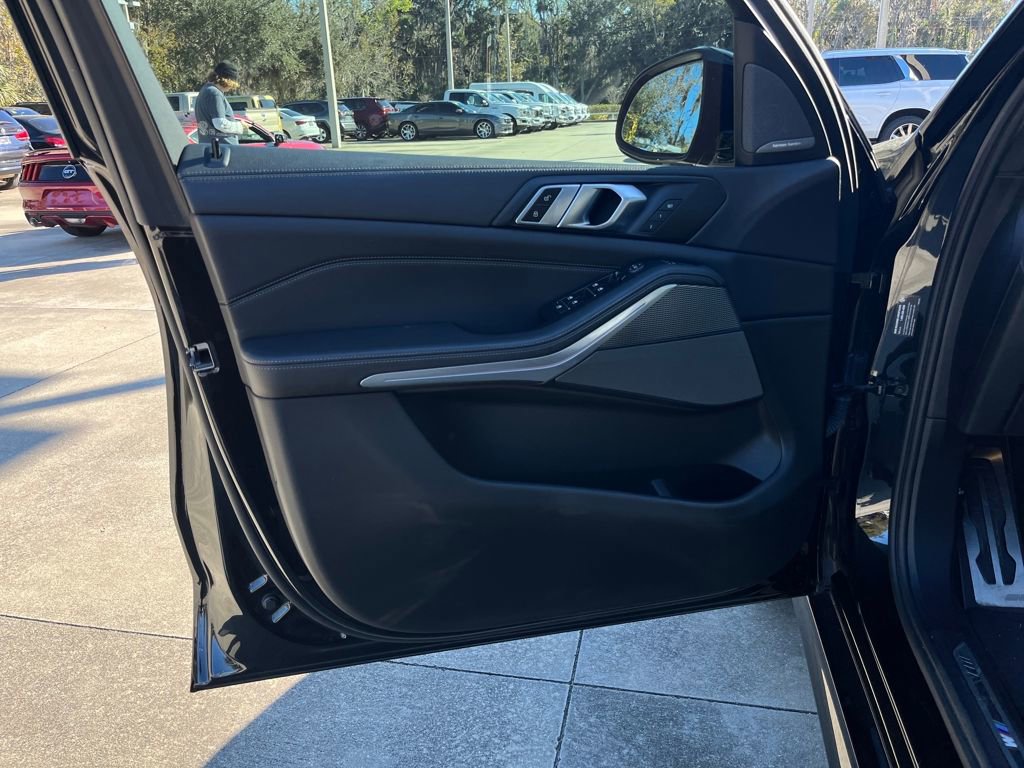 Used 2023 BMW X5 sDrive40i w/ M Sport Package image 16