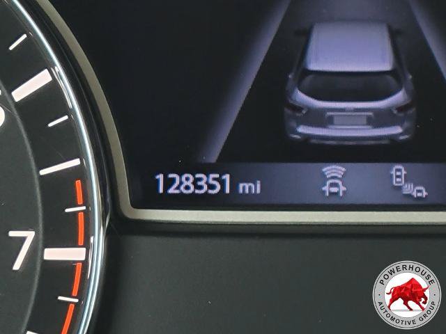 Used 2017 Nissan Pathfinder Platinum FWD image 39