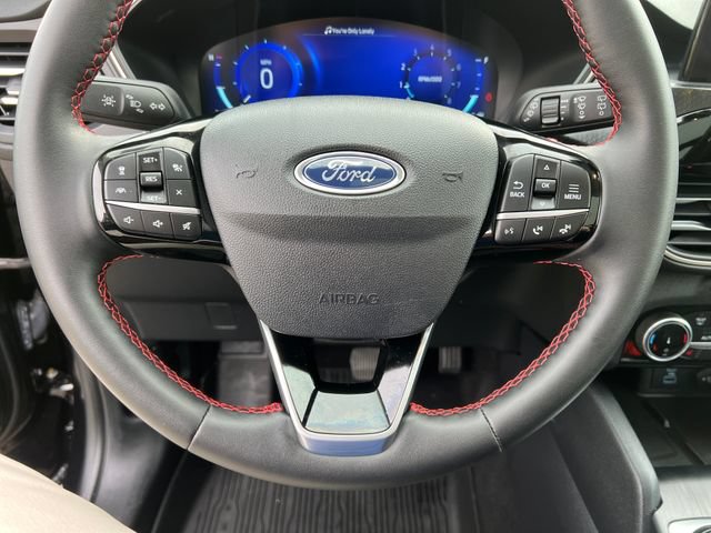 Certified 2022 Ford Escape SEL w/ SEL Stealth AWD Package image 19