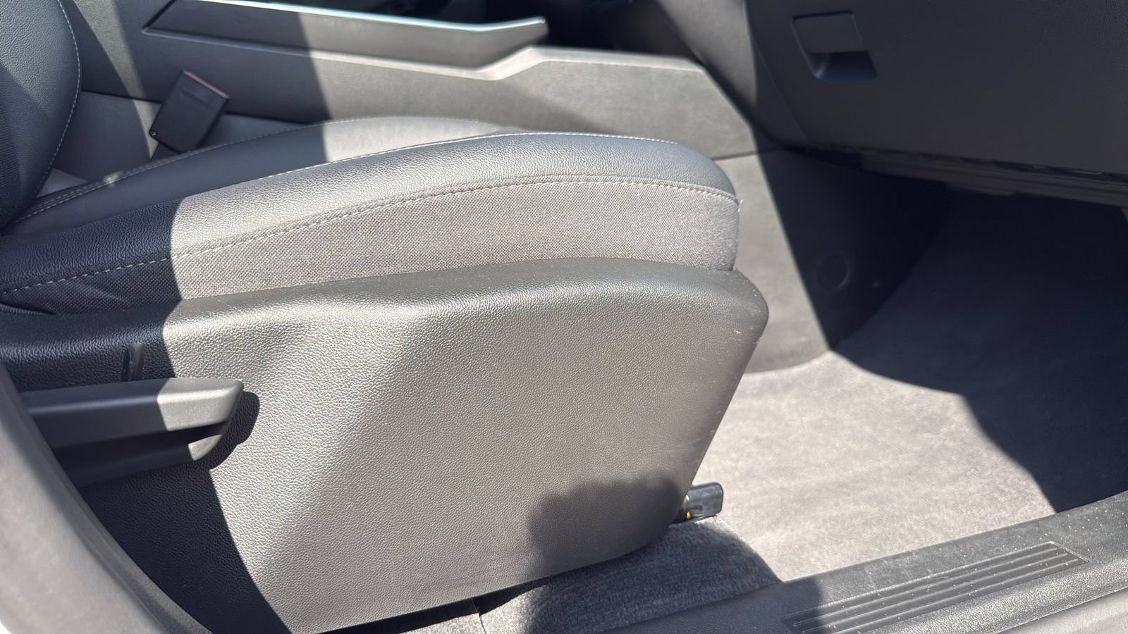Used 2025 Chevrolet Equinox LT w/ Convenience Package II FWD image 24