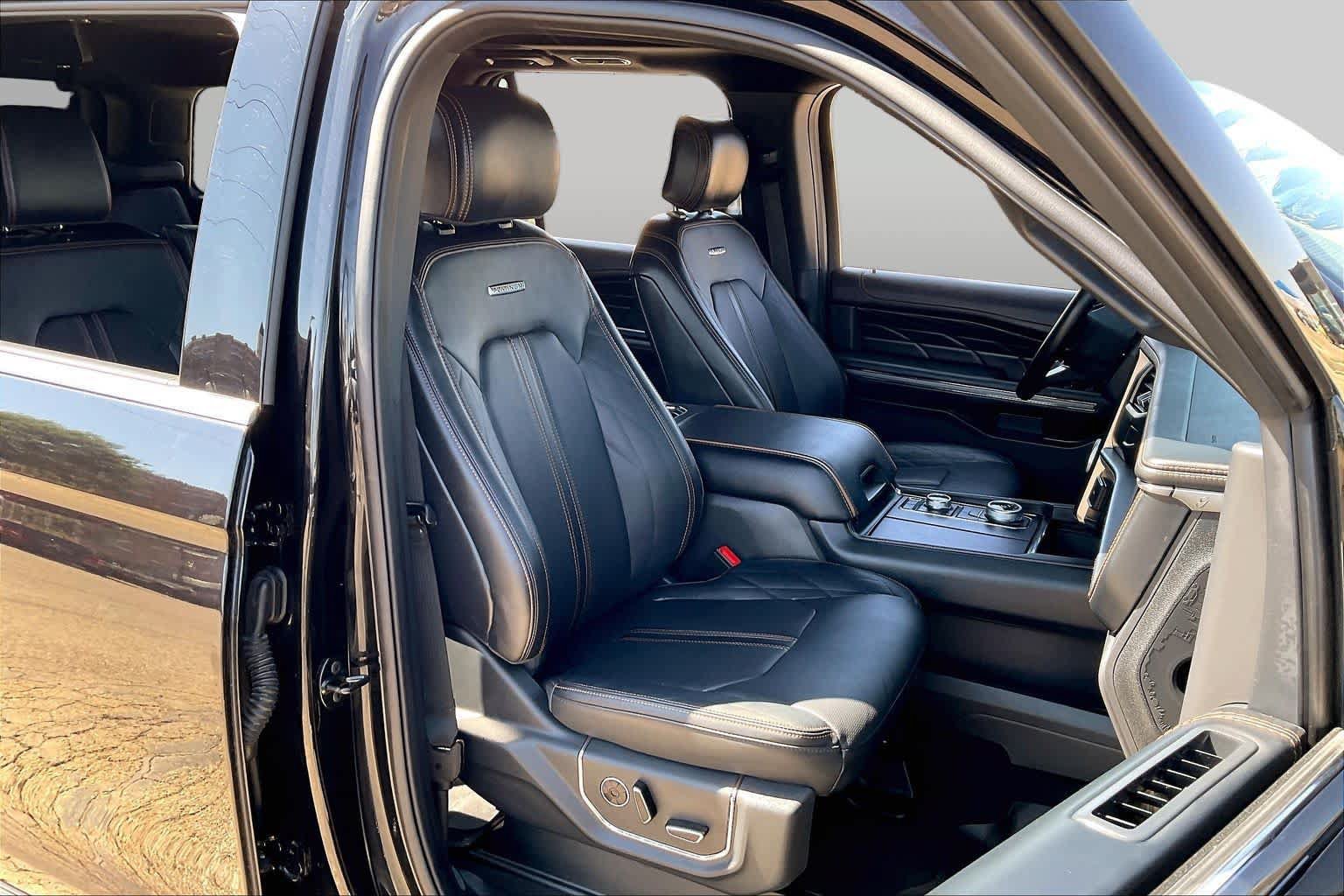 Certified 2024 Ford Expedition Platinum AWD/4WD image 9