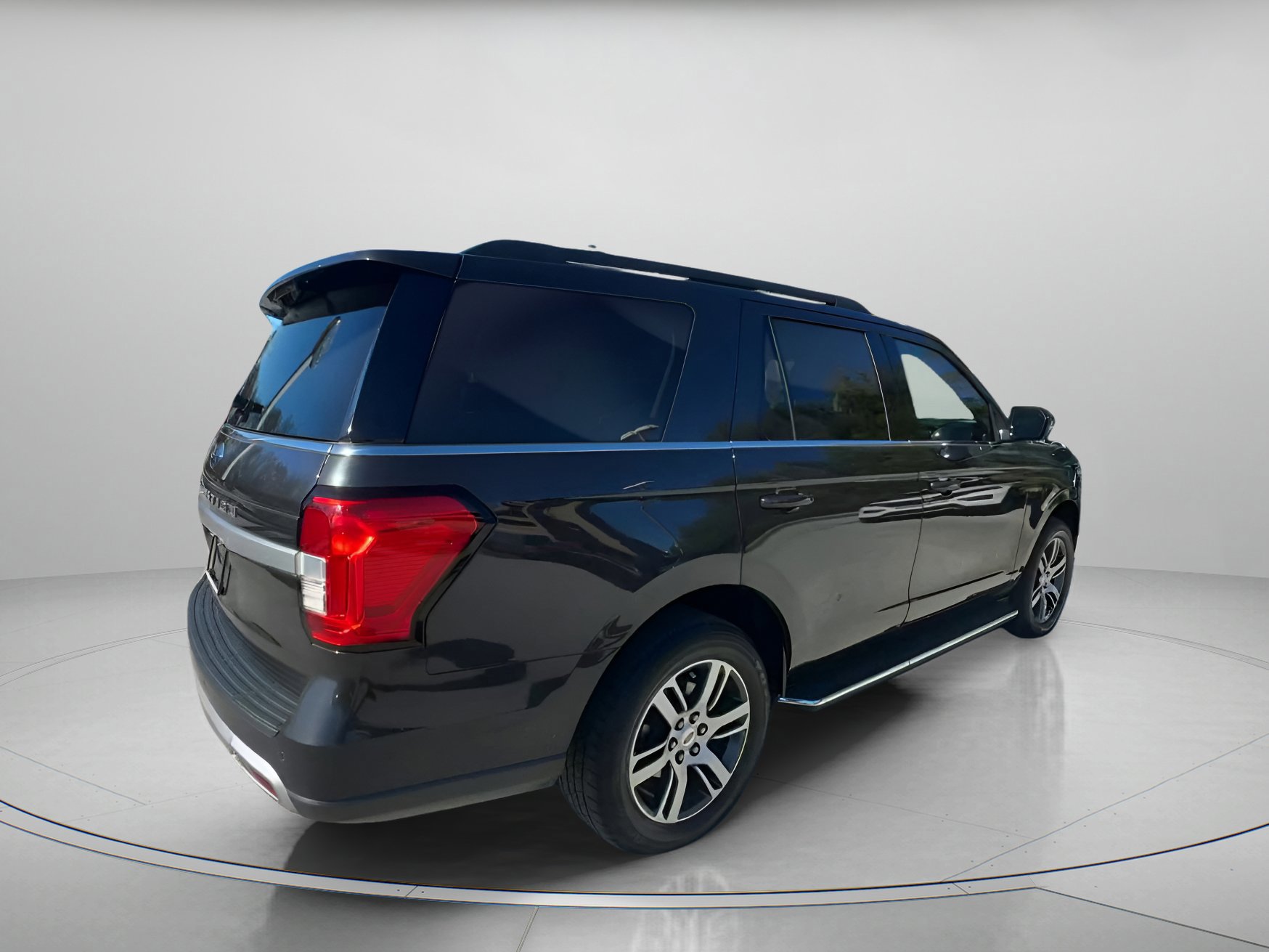 Certified 2023 Ford Expedition XLT image 23