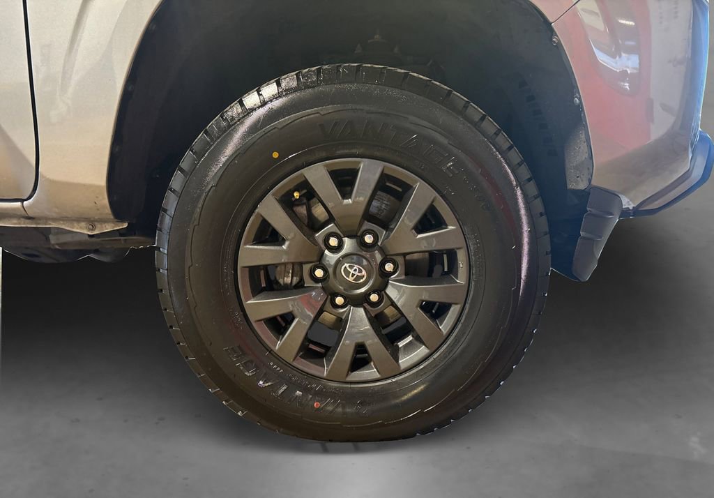 Used 2020 Toyota Tacoma SR AWD/4WD image 20