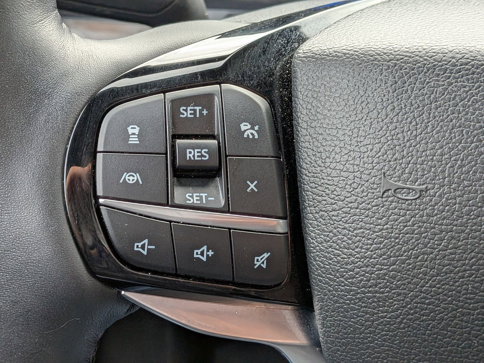 Certified 2023 Ford Explorer Platinum w/ Technology Package image 30