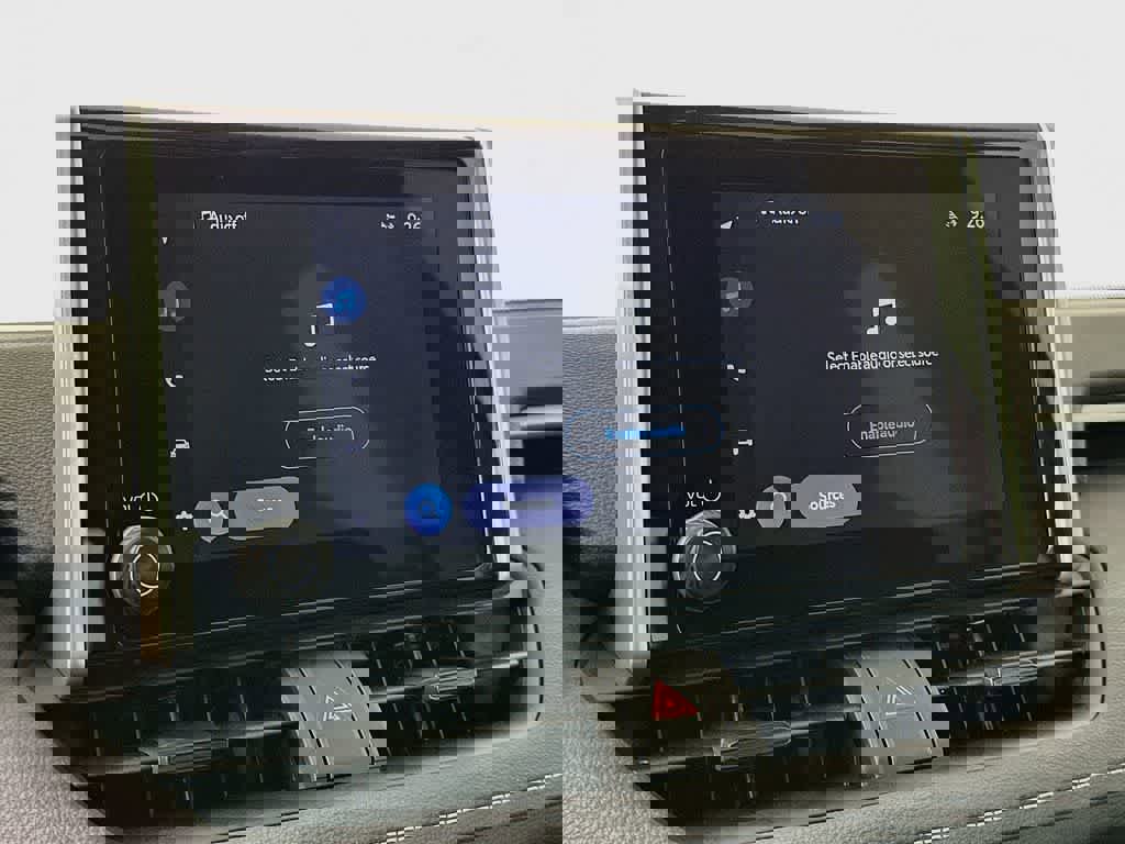 Used 2025 Toyota RAV4 XLE w/ Convenience Package image 17